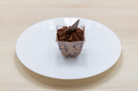 Čokoládový mousse v pohárku (min. odběr 5 ks, cena 40 Kč/ks)